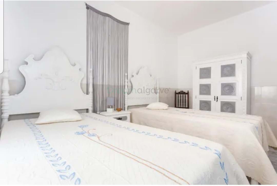 6 Bed, 2 Bath, HouseFor Sale, Lagos, Faro, 8650-105