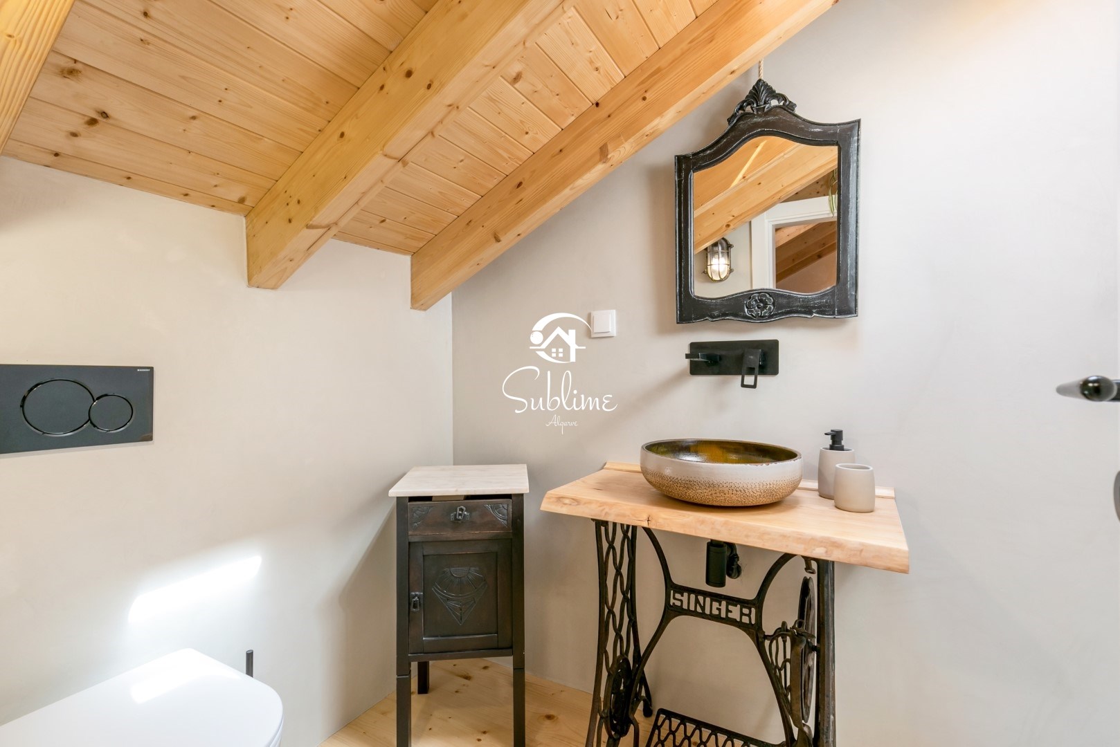 2 Bed, 3 Bath, HouseFor Sale, Vila do Bispo, Faro, 8650-013