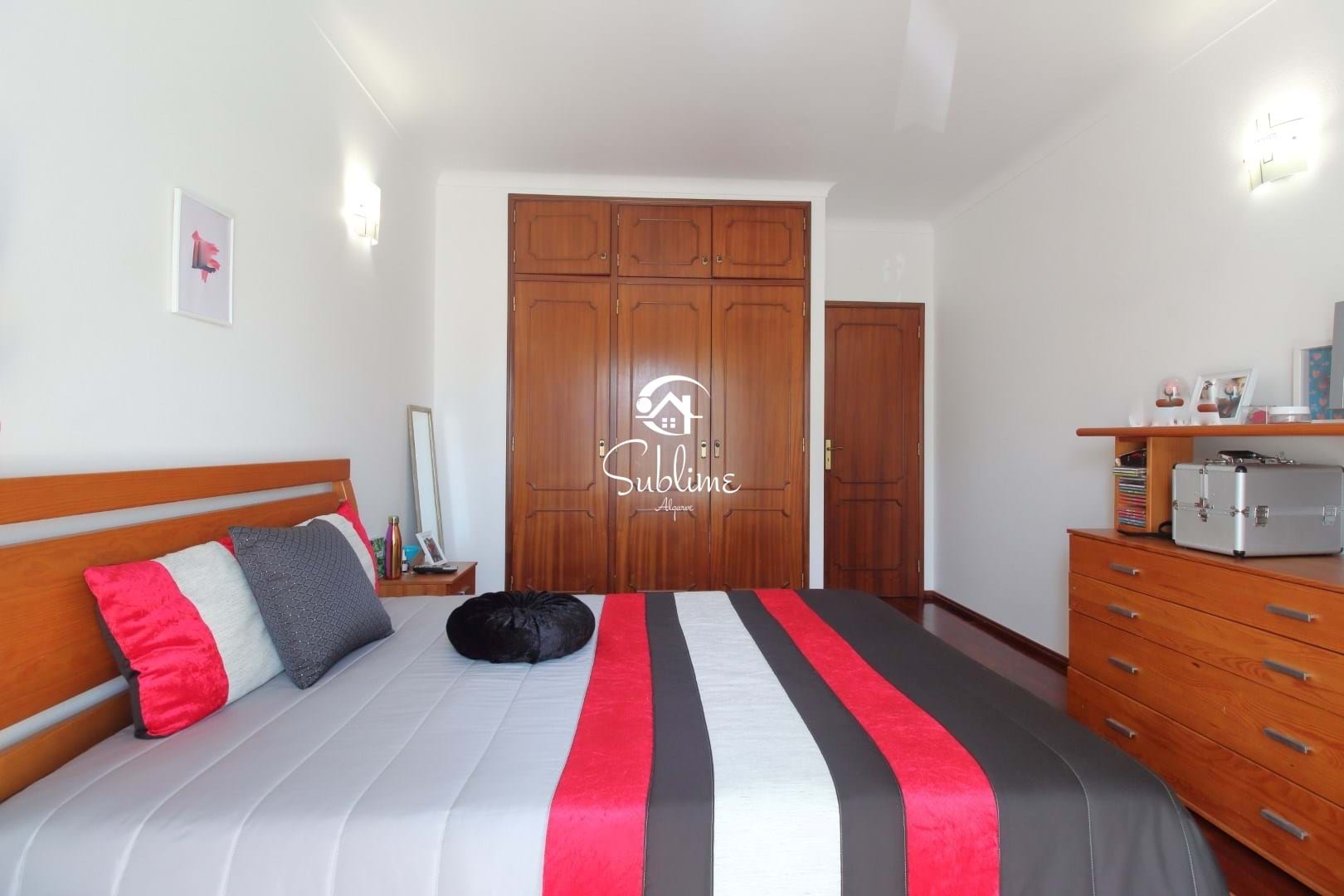 4 Bed, 3 Bath, HouseFor Sale, Lagos, Faro, 8600-536