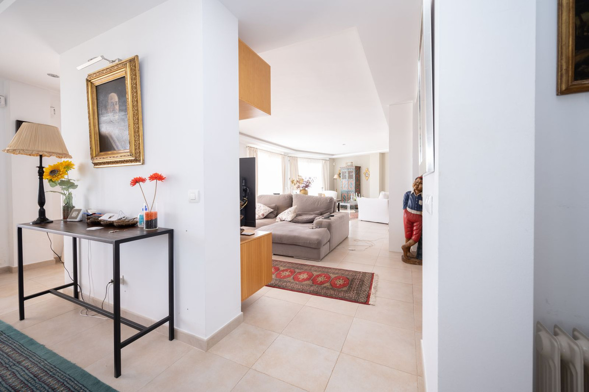 3 Bed, 3 Bath, ApartmentFor Sale, Los Monteros, Malaga