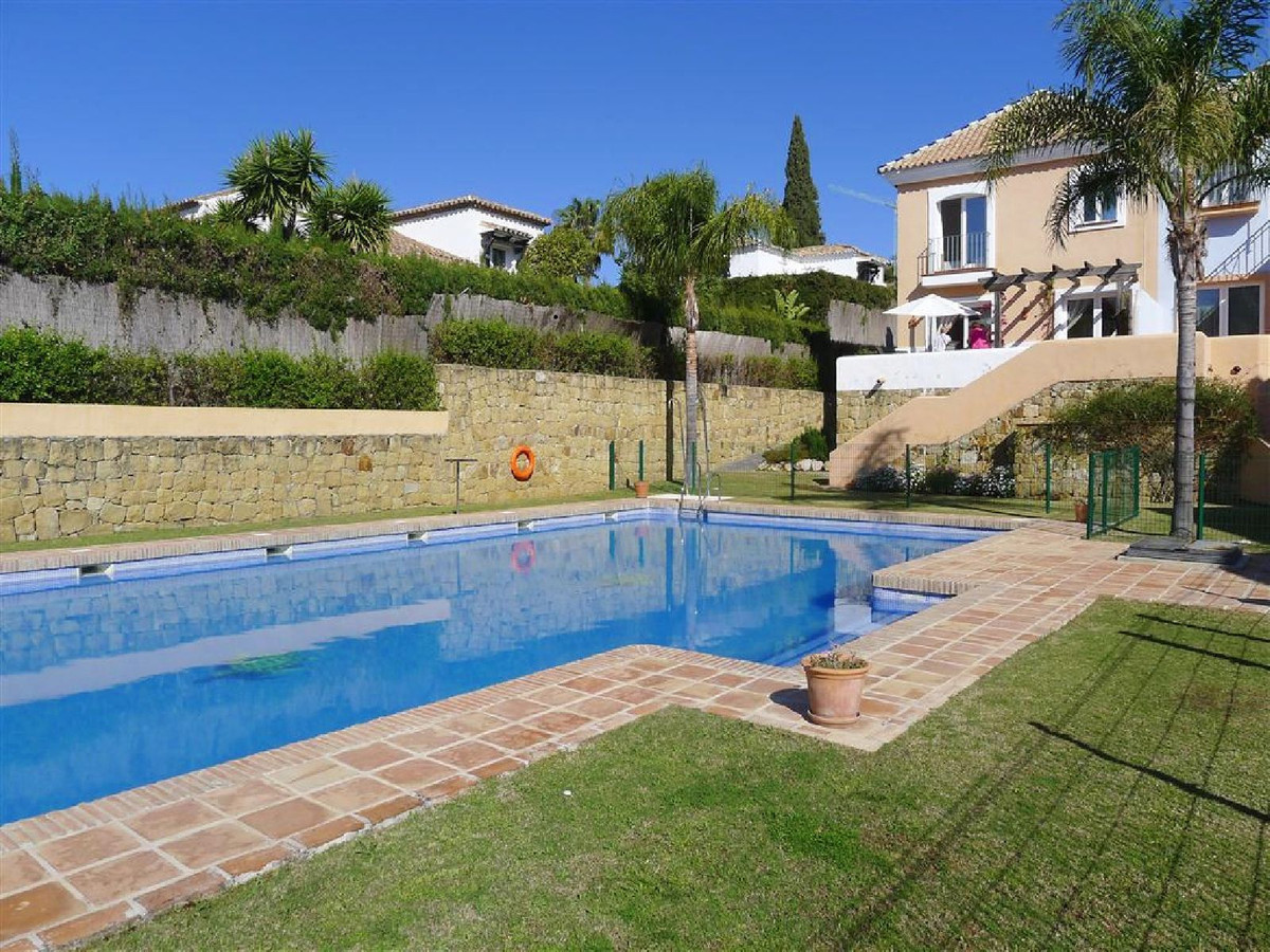 2 Bed, 2 Bath, HouseFor Sale, Aloha, Malaga