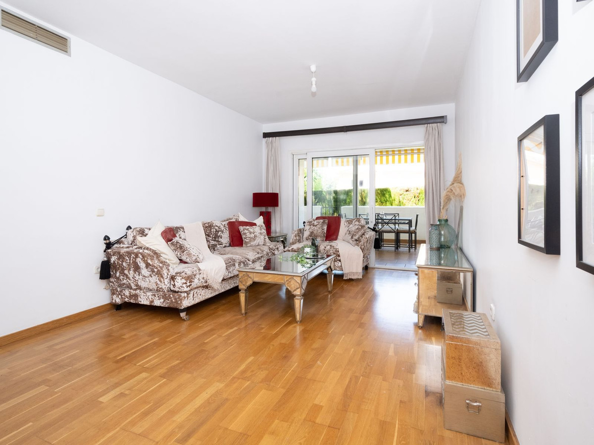 2 Bed, 1 Bath, ApartmentFor Sale, Marbella, Malaga