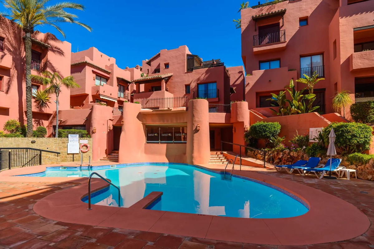 2 Bed, 2 Bath, ApartmentFor Sale, Elviria, Malaga
