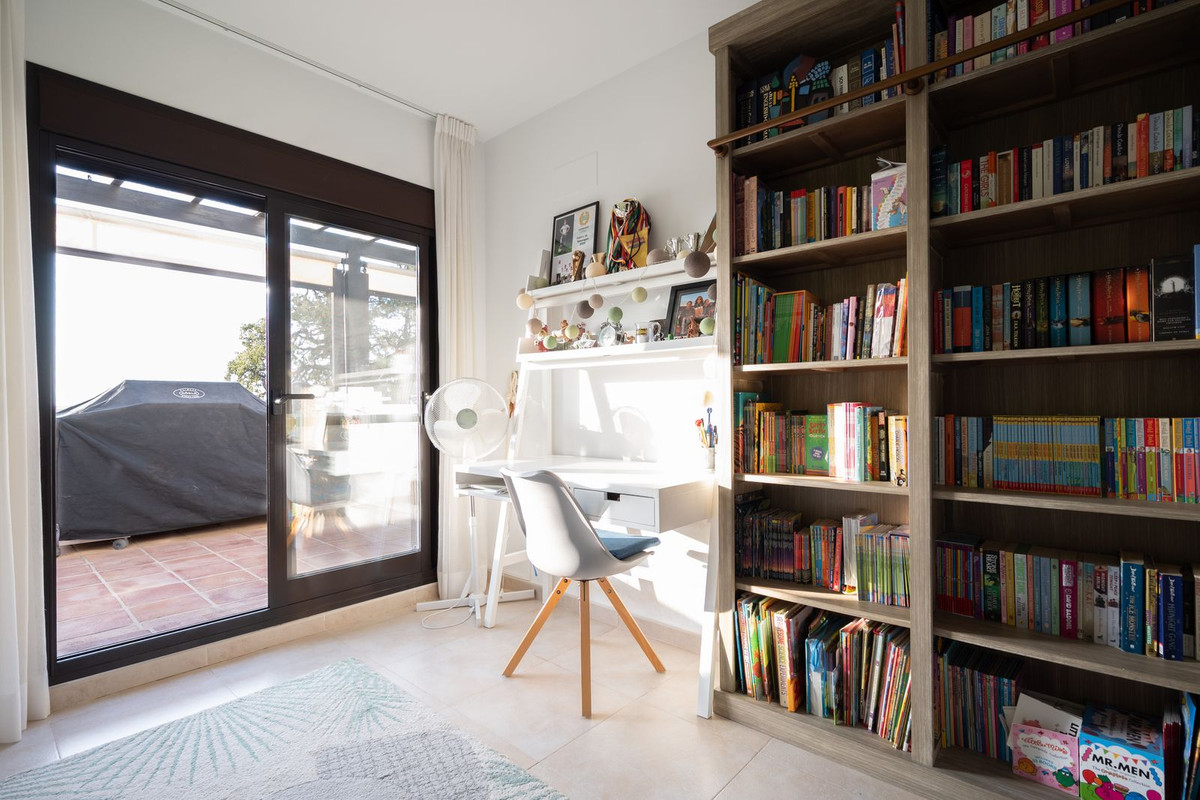 3 Bed, 4 Bath, ApartmentFor Sale, Los Monteros, Malaga