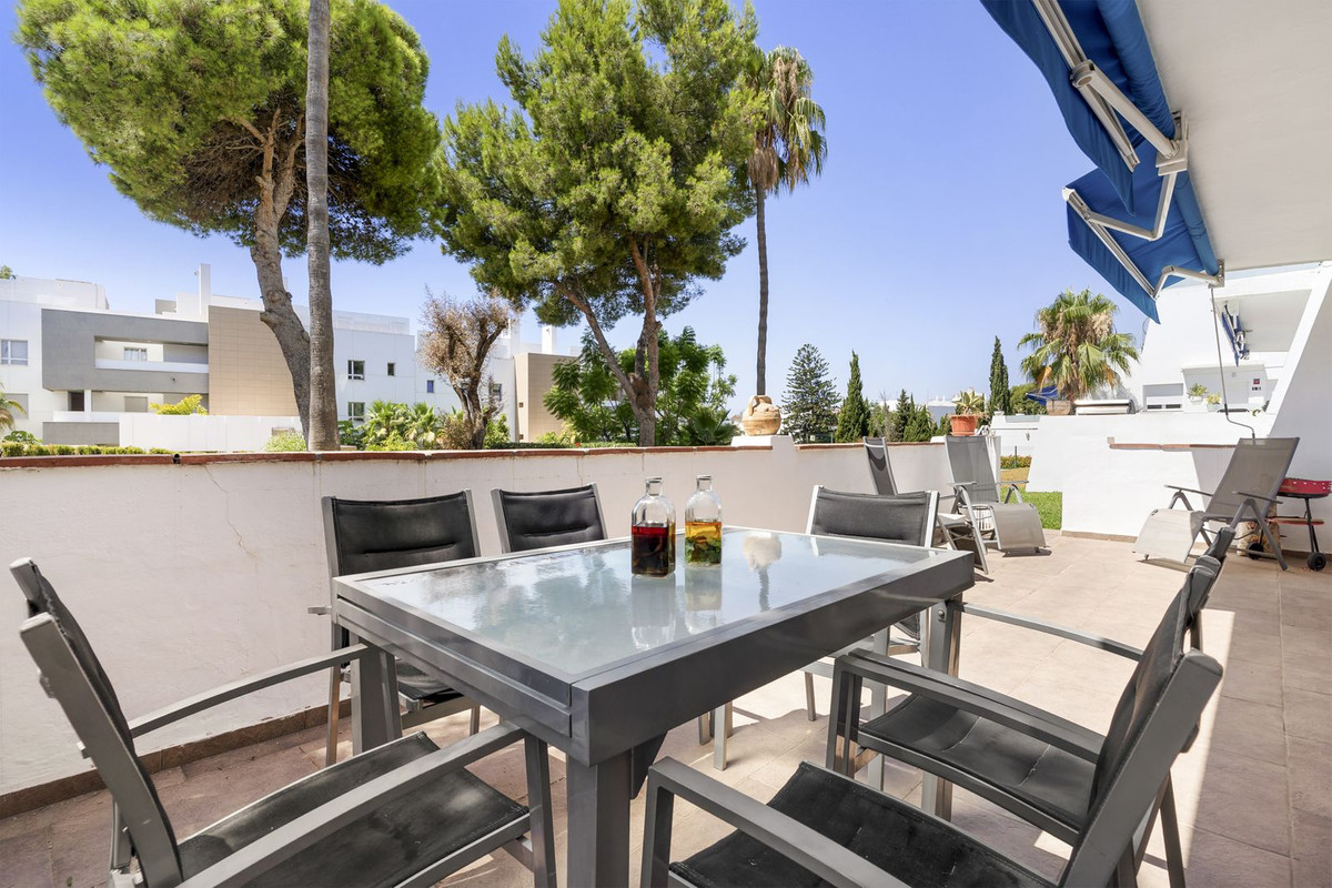 3 Bed, 3 Bath, ApartmentFor Sale, Nueva Andalucia, Malaga