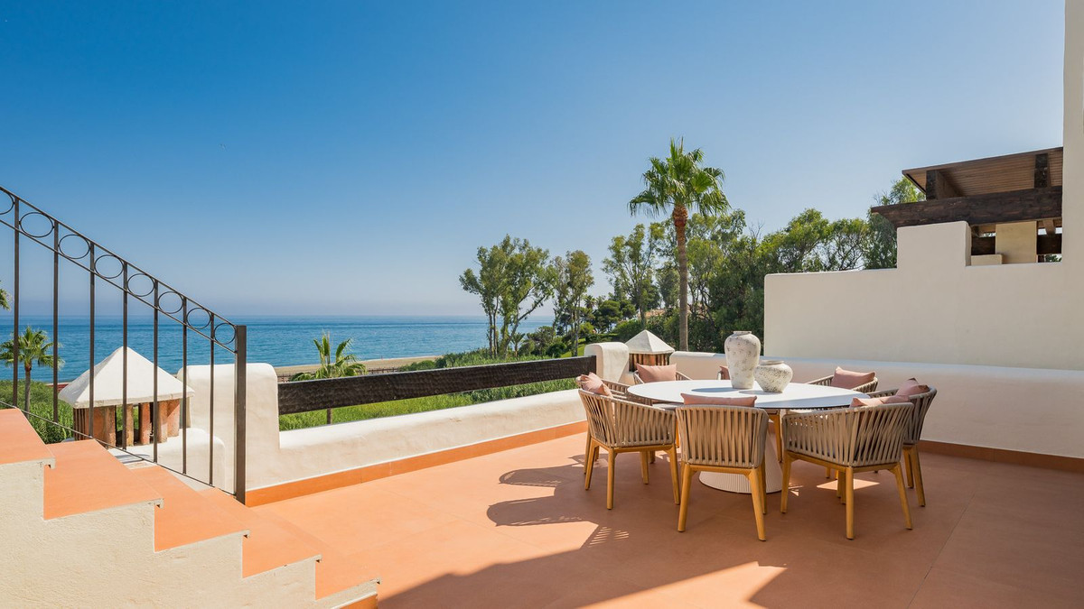 3 Bed, 3 Bath, ApartmentFor Sale, Estepona, Malaga