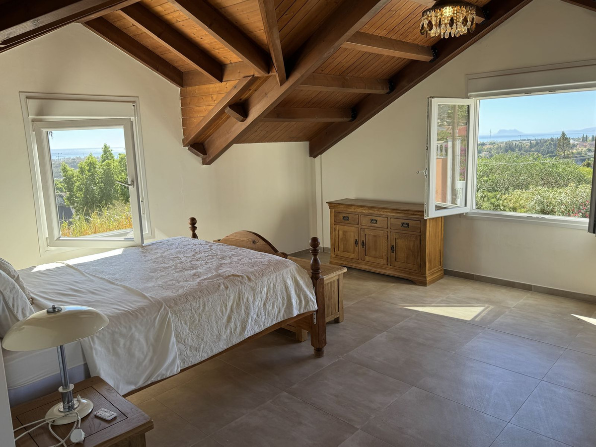 5 Bed, 4 Bath, HouseFor Sale, Estepona, Malaga