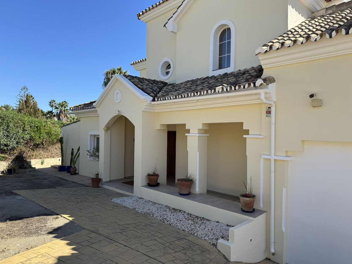 5 Bed, 4 Bath, HouseFor Sale, Estepona, Malaga
