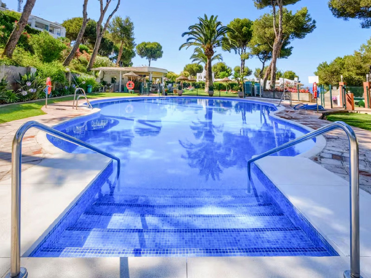 2 Bed, 2 Bath, ApartmentFor Sale, Miraflores, Malaga