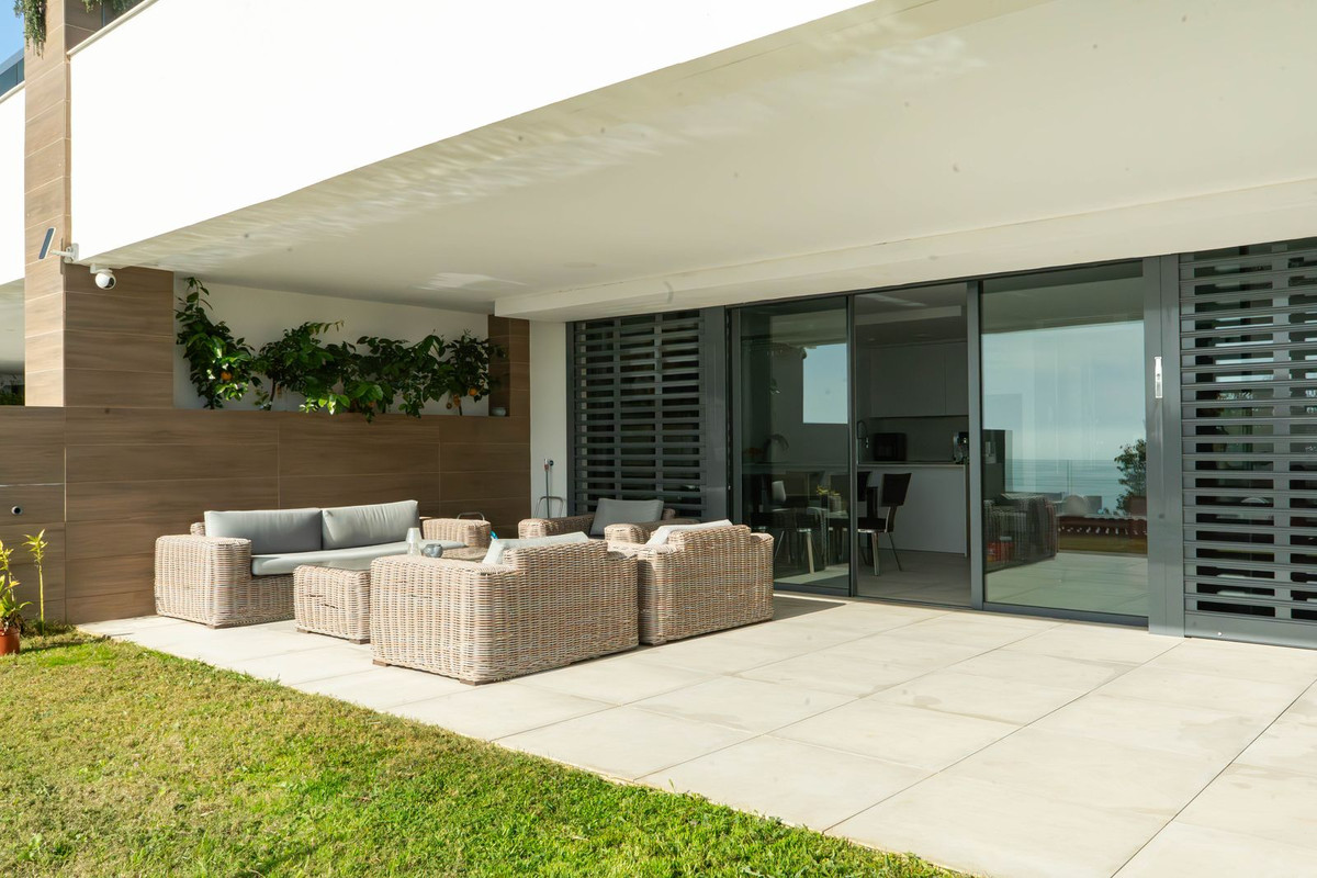 3 Bed, 2 Bath, ApartmentFor Sale, Cabopino, Malaga