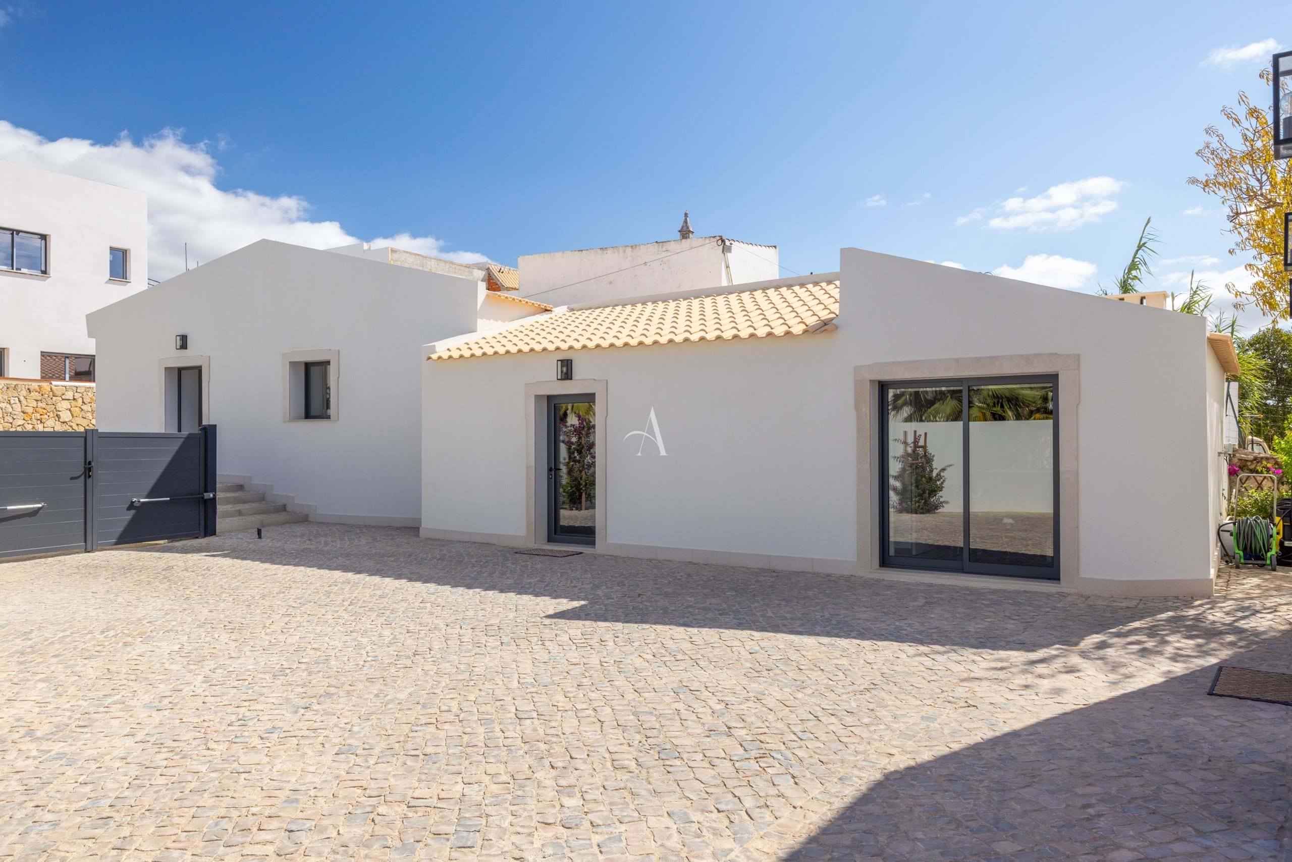 6 Bed, 6 Bath, HouseFor Sale, Faro, Faro, 8005-431