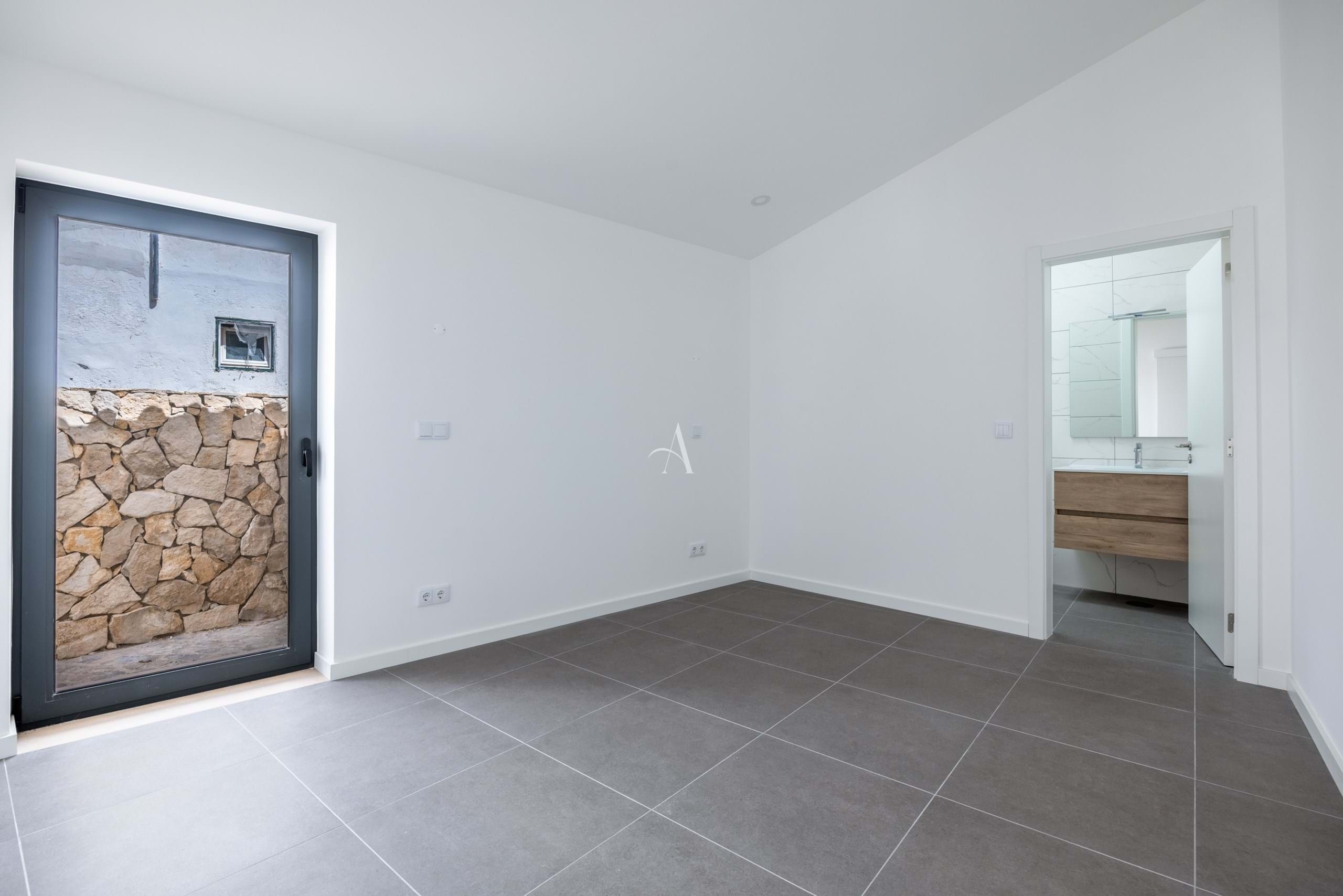 6 Bed, 6 Bath, HouseFor Sale, Faro, Faro, 8005-431