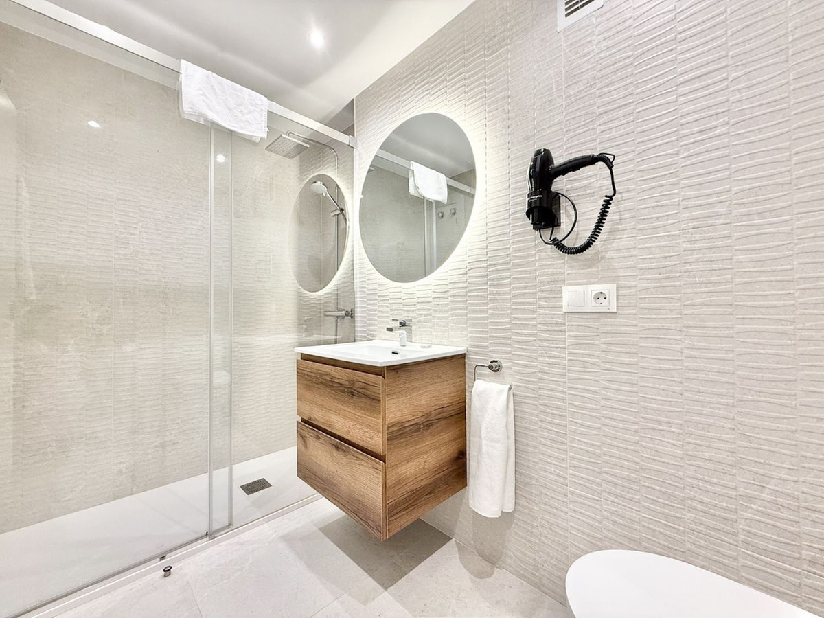 2 Bed, 2 Bath, ApartmentFor Sale, Benahavis, Malaga