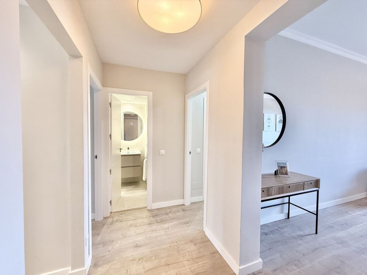 2 Bed, 2 Bath, ApartmentFor Sale, Benahavis, Malaga