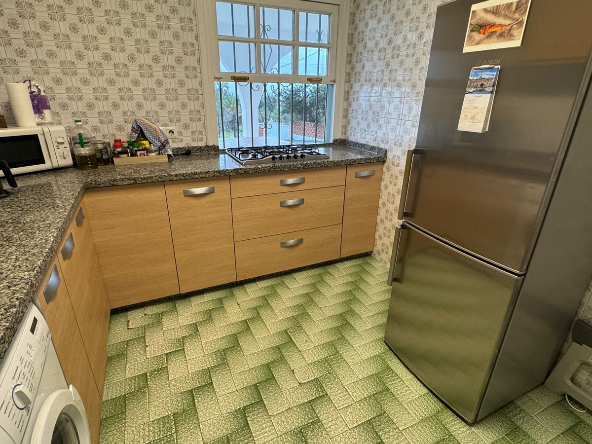 4 Bed, 1 Bath, HouseFor Sale, Cancelada, Malaga