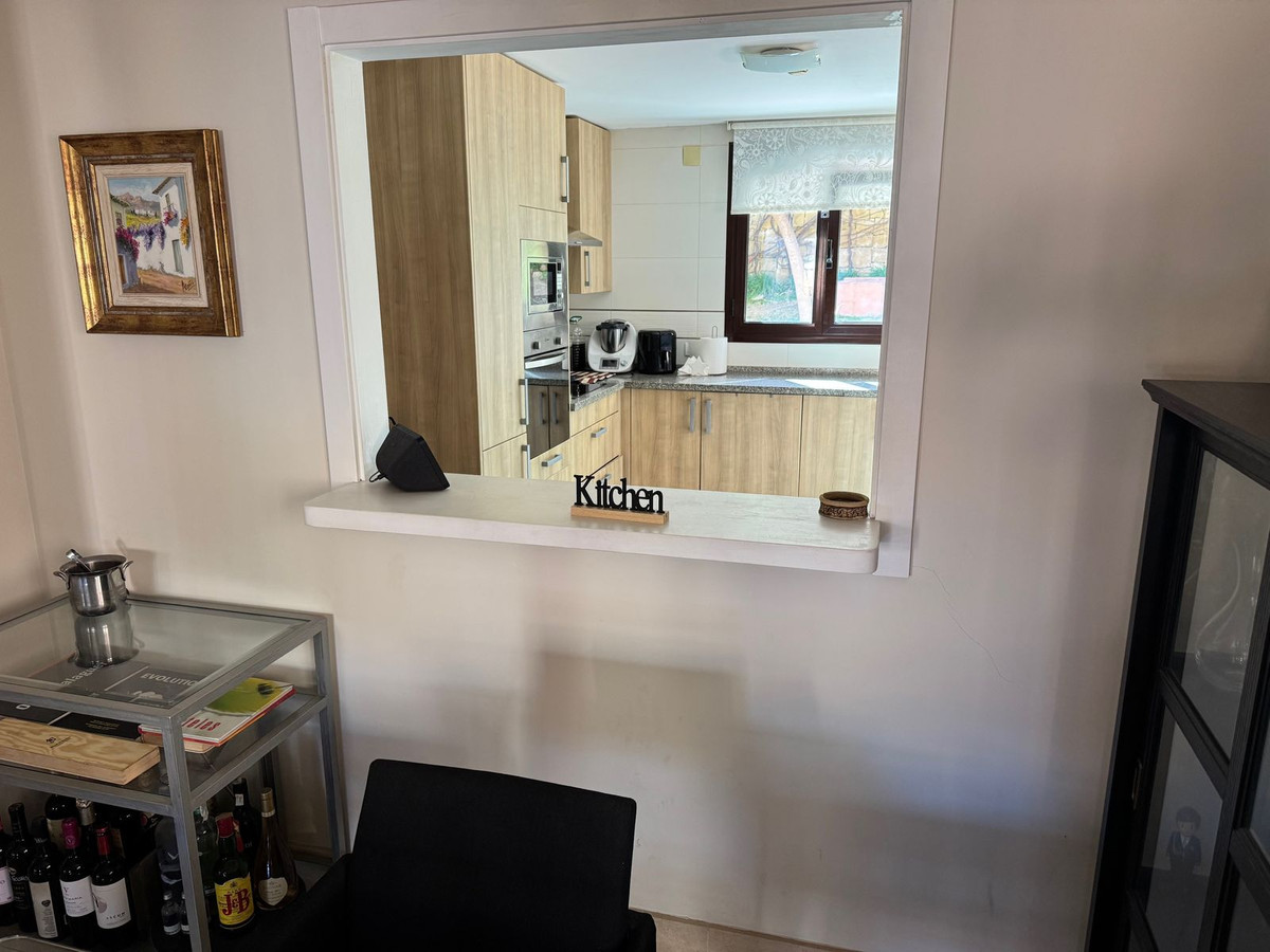 4 Bed, 3 Bath, HouseFor Sale, Estepona, Malaga