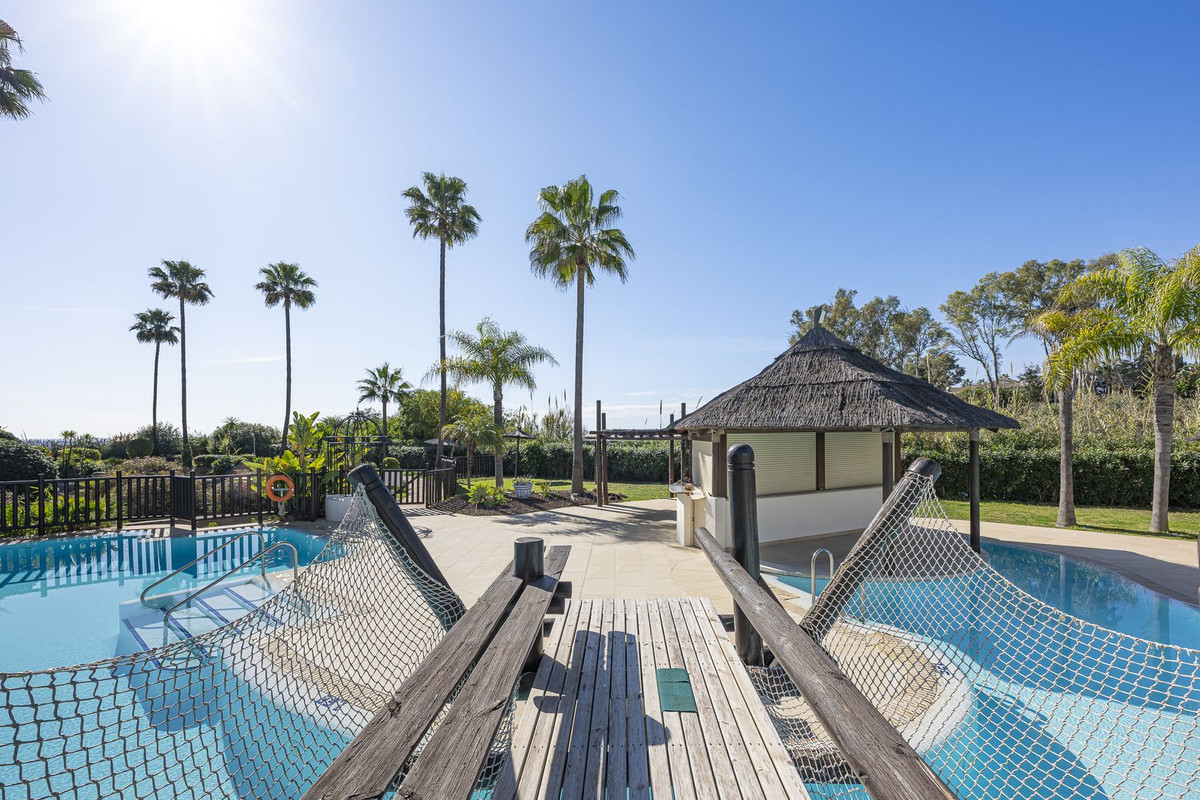 3 Bed, 2 Bath, ApartmentFor Sale, New Golden Mile, Malaga