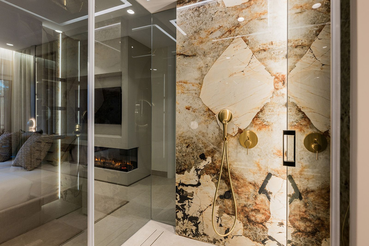 3 Bed, 2 Bath, ApartmentFor Sale, New Golden Mile, Malaga