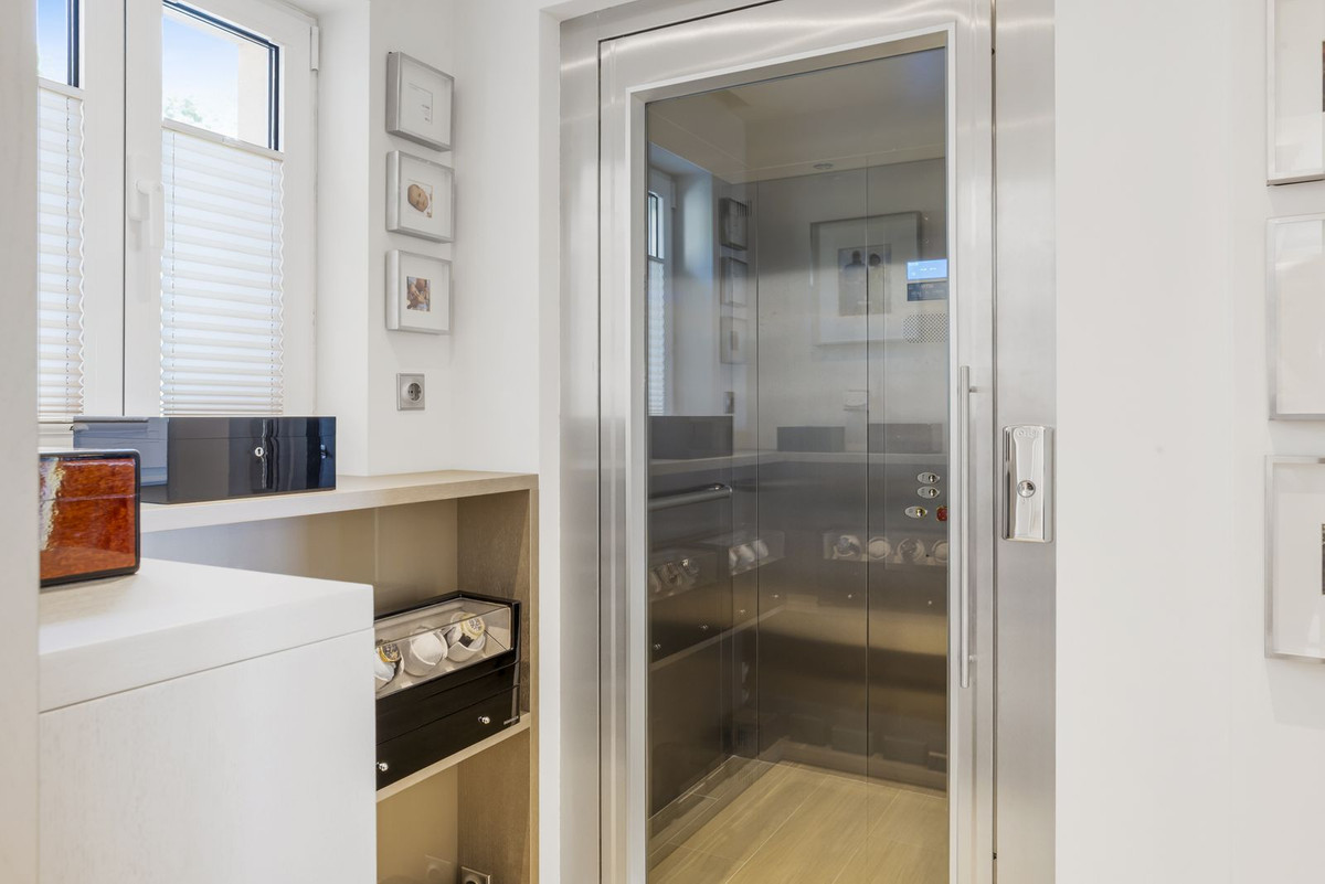 4 Bed, 3 Bath, ApartmentFor Sale, Los Almendros, Malaga