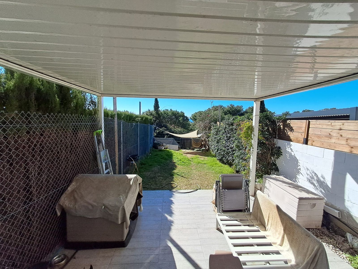 3 Bed, 2 Bath, HouseFor Sale, Estepona, Malaga