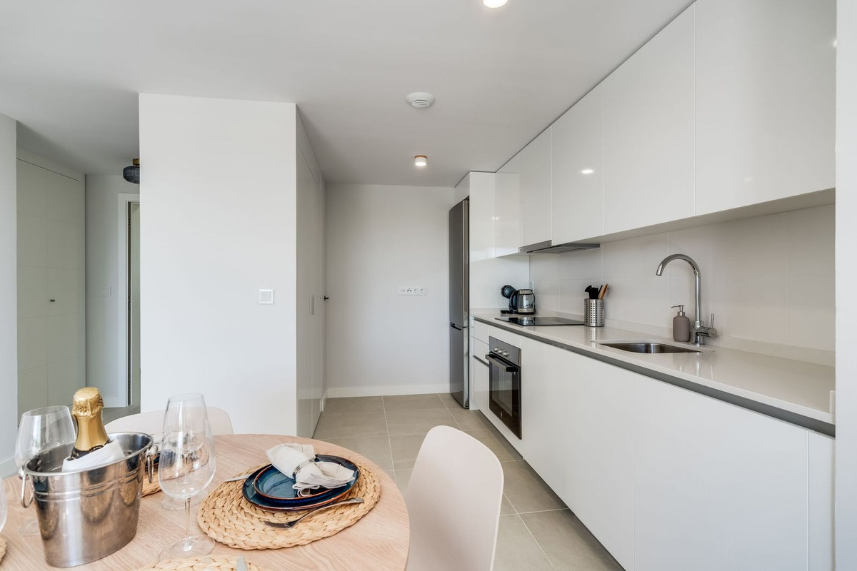 1 Bed, 1 Bath, ApartmentFor Sale, Estepona, Malaga