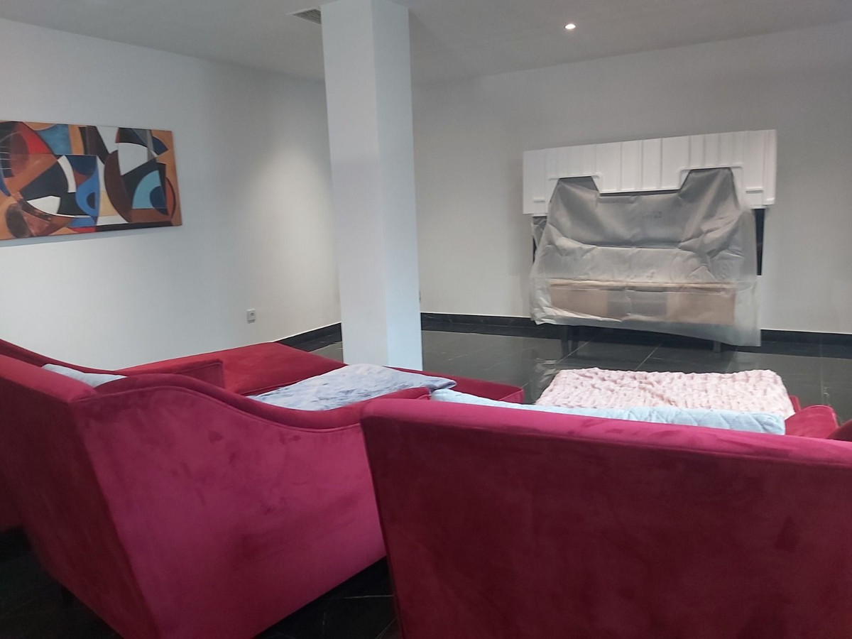 3 Bed, 4 Bath, HouseFor Sale, Estepona, Malaga