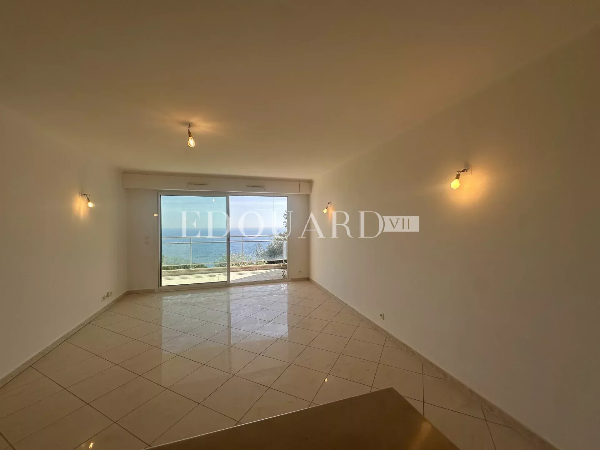 2 Bed, 1 Bath, ApartmentFor Sale, Cap-d'Ail, Alpes-Maritimes