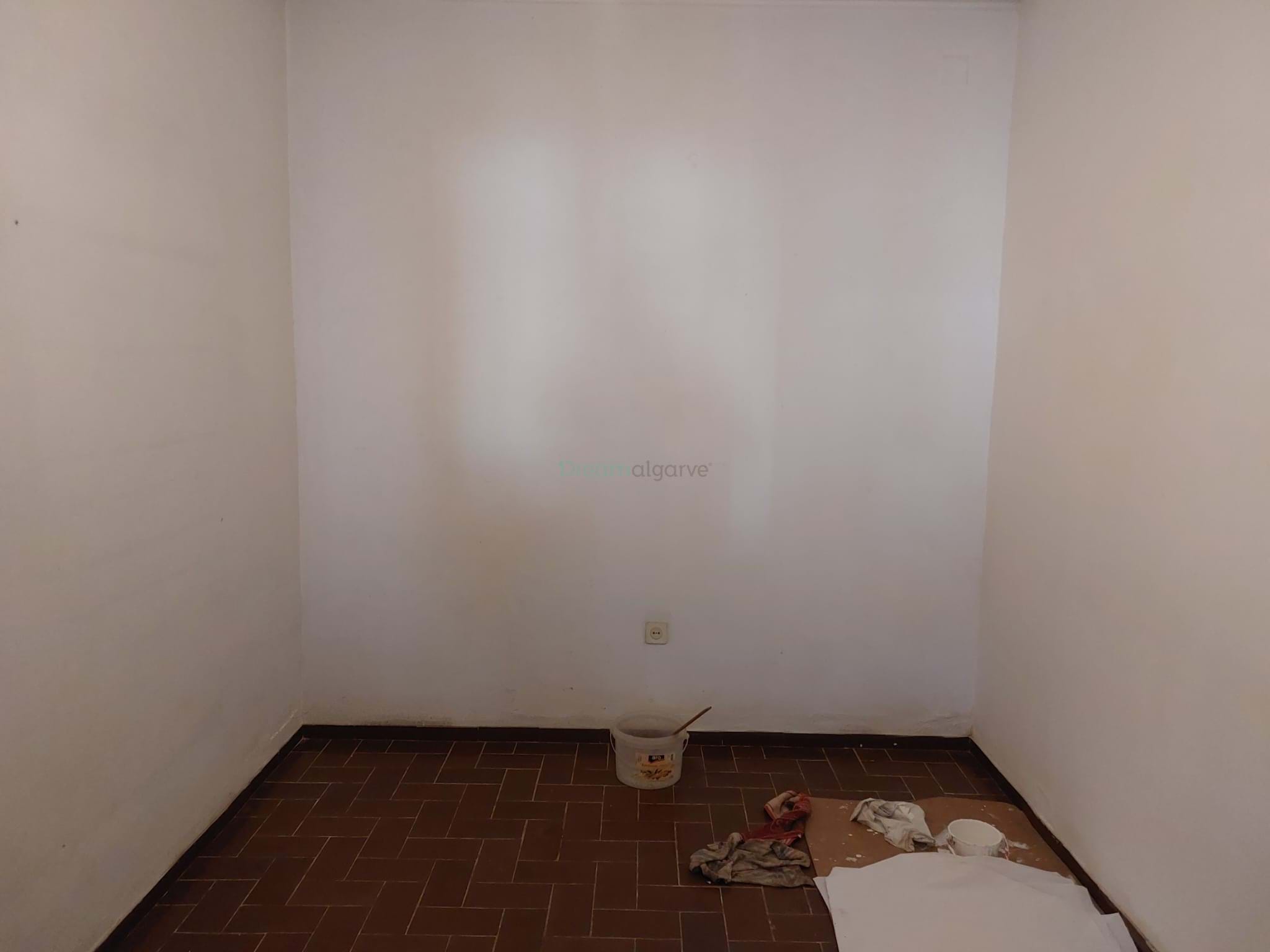 4 Bed, 1 Bath, HouseFor Sale, Lagos, Faro, 8600-250