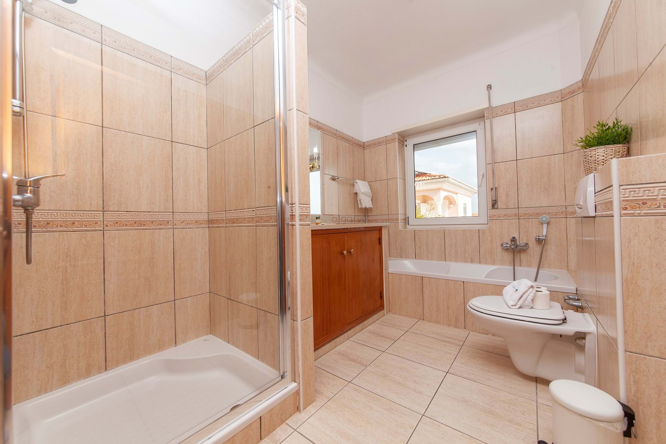 6 Bed, 4 Bath, HouseFor Sale, Lagos, Faro, 8600-250