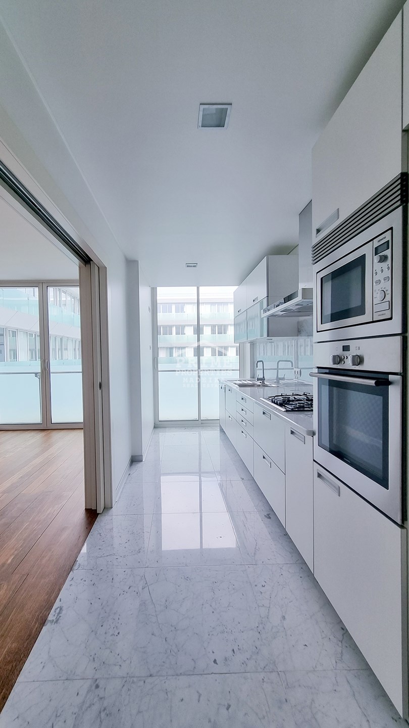 4 Bed, 3 Bath, ApartmentFor Sale, Funchal, Ilha da Madeira, 9000-089