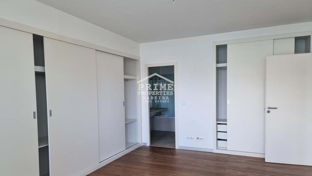 4 Bed, 3 Bath, ApartmentFor Sale, Funchal, Ilha da Madeira, 9000-089