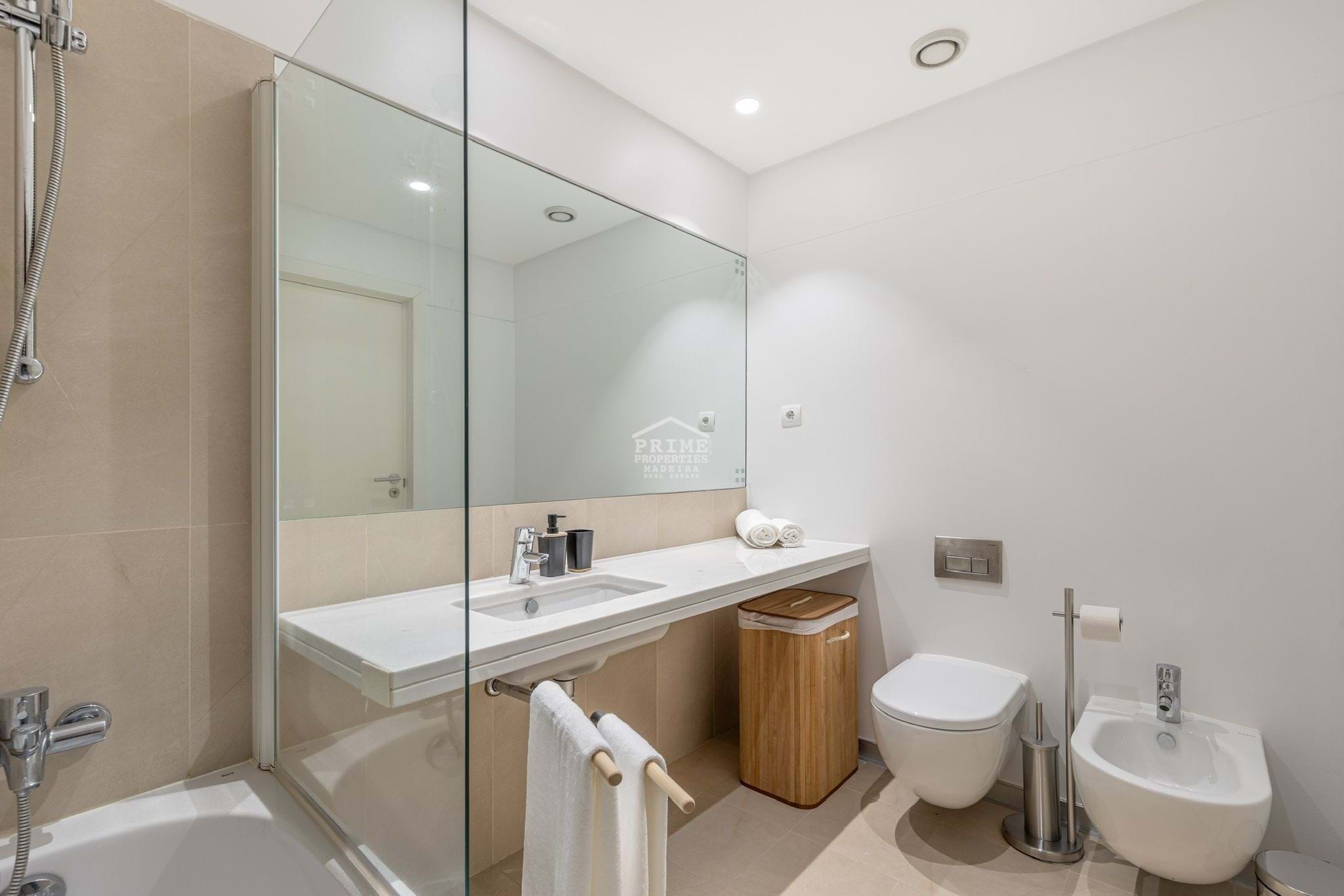 2 Bed, 2 Bath, ApartmentFor Sale, Funchal, Ilha da Madeira, 9000-039