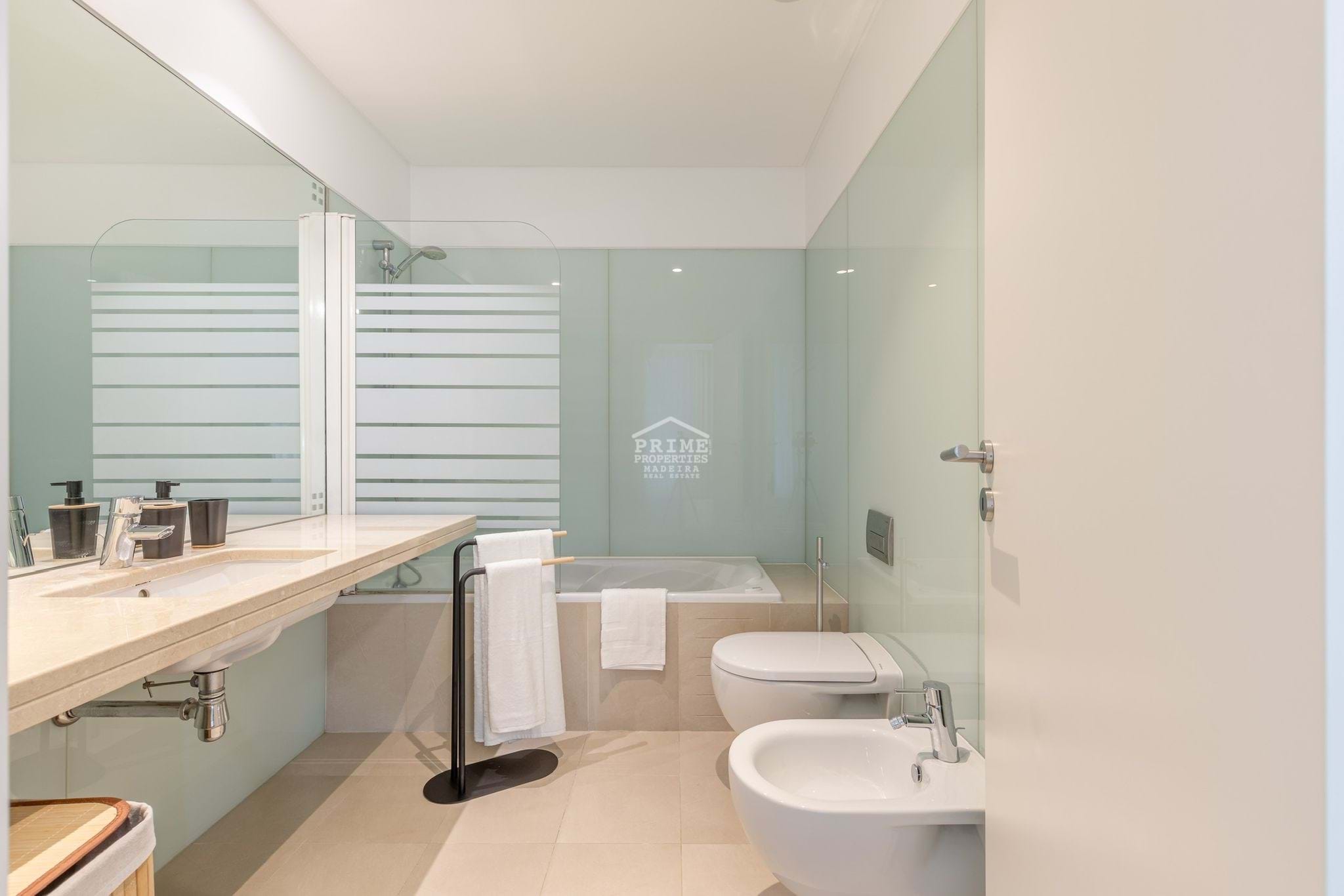 2 Bed, 2 Bath, ApartmentFor Sale, Funchal, Ilha da Madeira, 9000-039