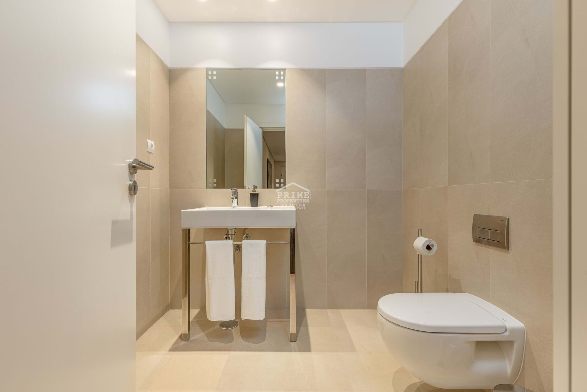 2 Bed, 2 Bath, ApartmentFor Sale, Funchal, Ilha da Madeira, 9000-039