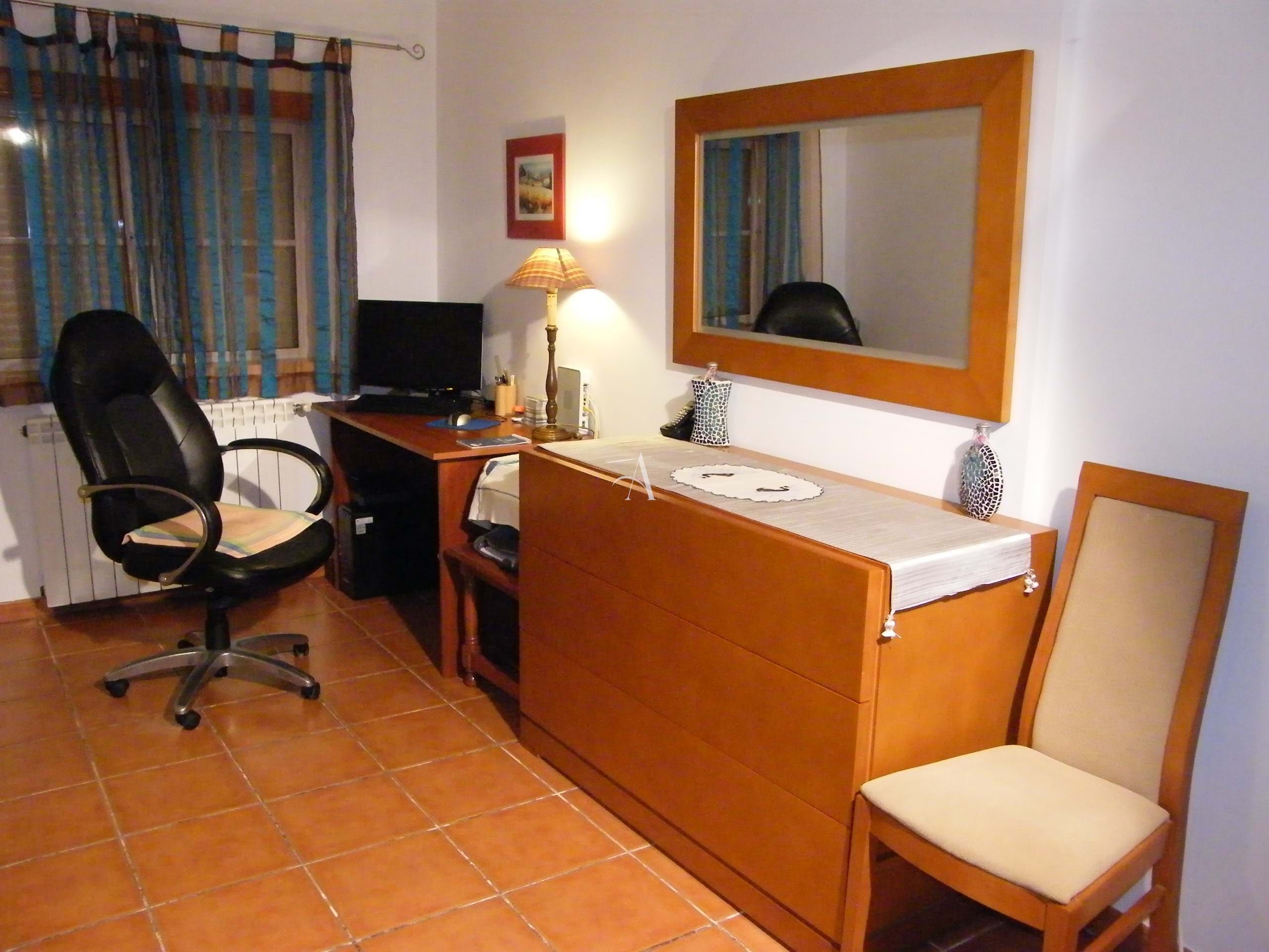 4 Bed, 3 Bath, HouseFor Sale, Caldas da Rainha, Leiria