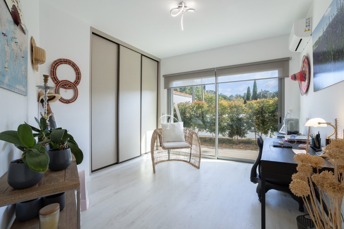 3 Bed, 2 Bath, ApartmentFor Sale, Santa Barbara de Nexe, Faro, Faro, 8005