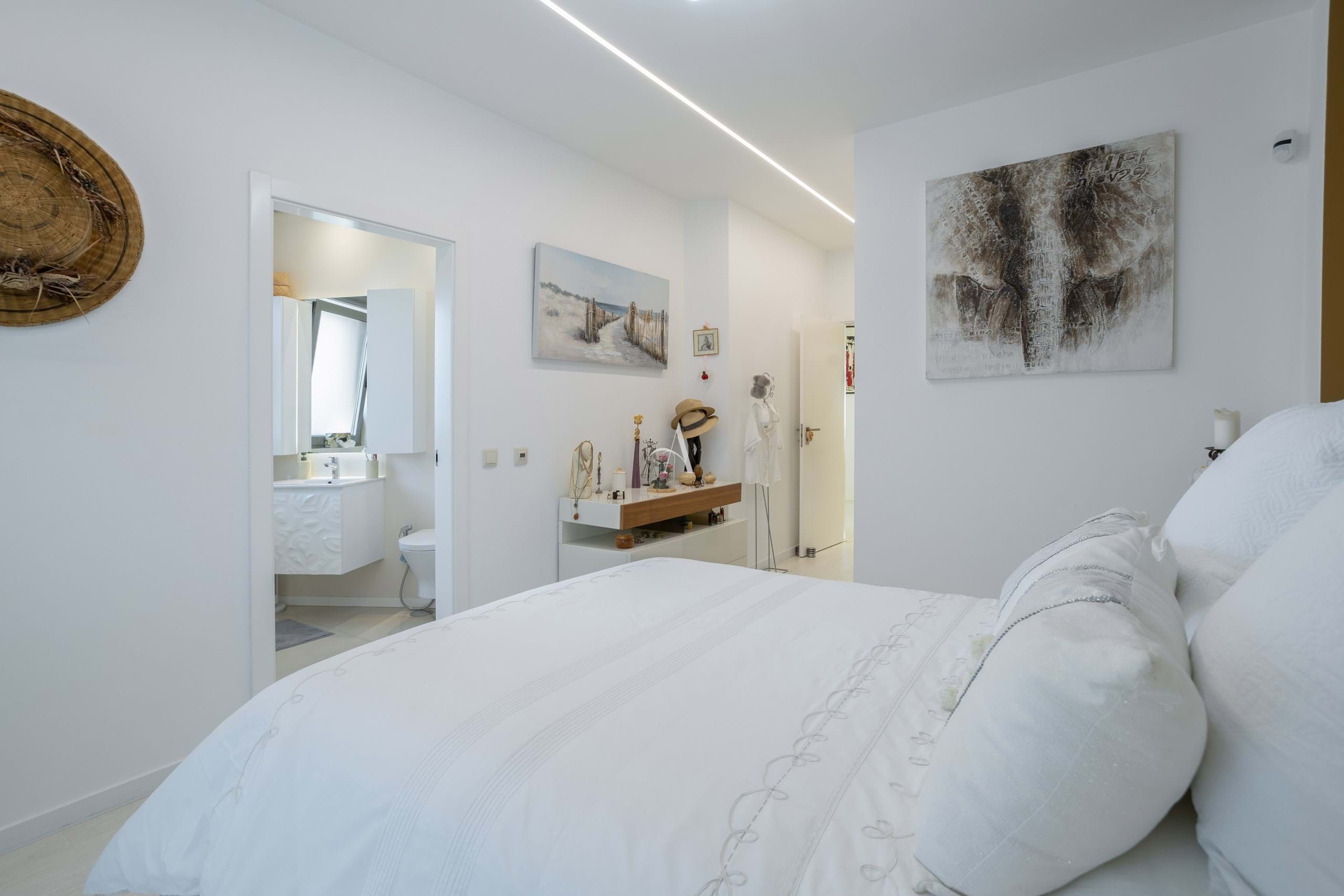 3 Bed, 2 Bath, ApartmentFor Sale, Santa Barbara de Nexe, Faro, Faro, 8005