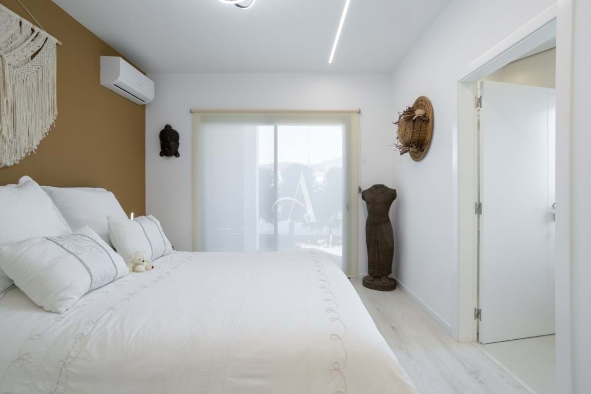 3 Bed, 2 Bath, ApartmentFor Sale, Santa Barbara de Nexe, Faro, Faro, 8005