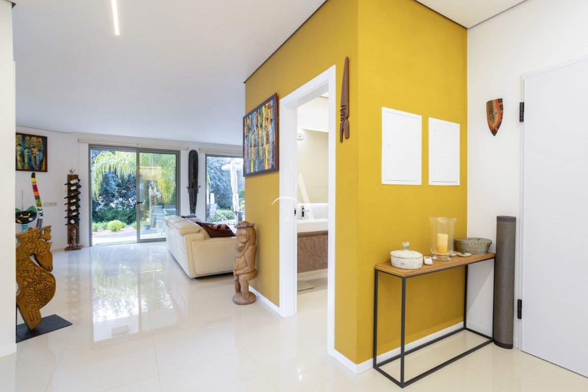 3 Bed, 2 Bath, ApartmentFor Sale, Santa Barbara de Nexe, Faro, Faro, 8005