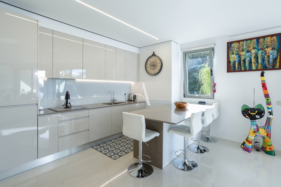 3 Bed, 2 Bath, ApartmentFor Sale, Santa Barbara de Nexe, Faro, Faro, 8005