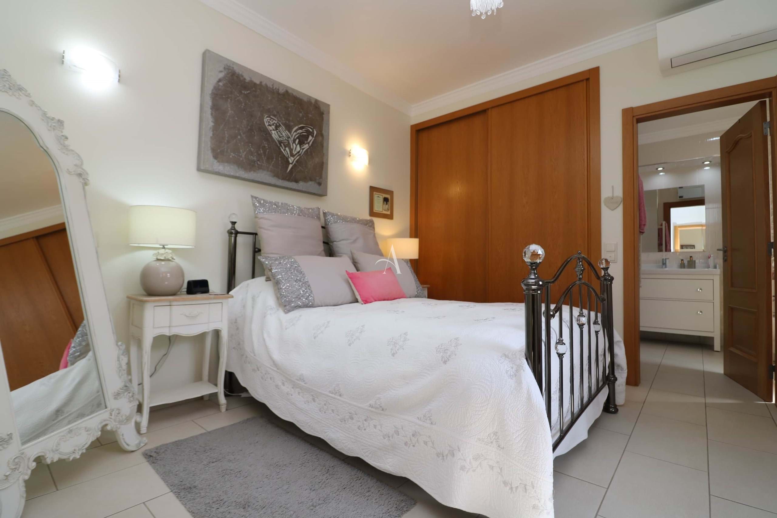 3 Bed, 2 Bath, HouseFor Sale, Sao Bras De Alportel, Faro, 8150-039