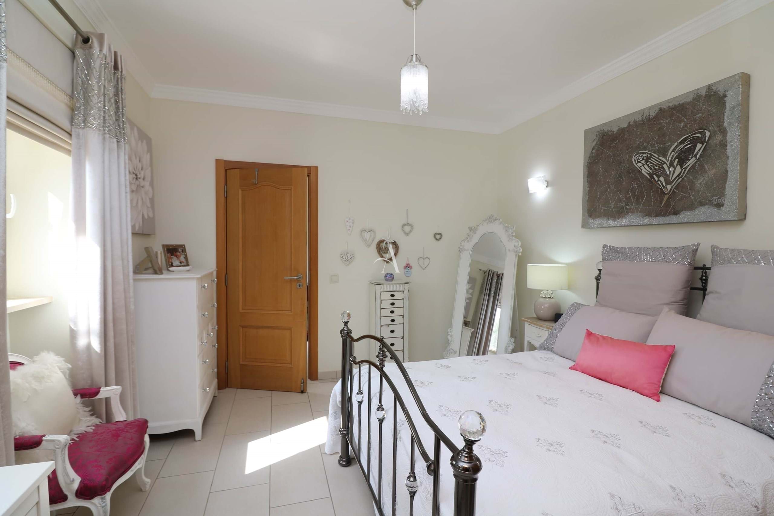 3 Bed, 2 Bath, HouseFor Sale, Sao Bras De Alportel, Faro, 8150-039