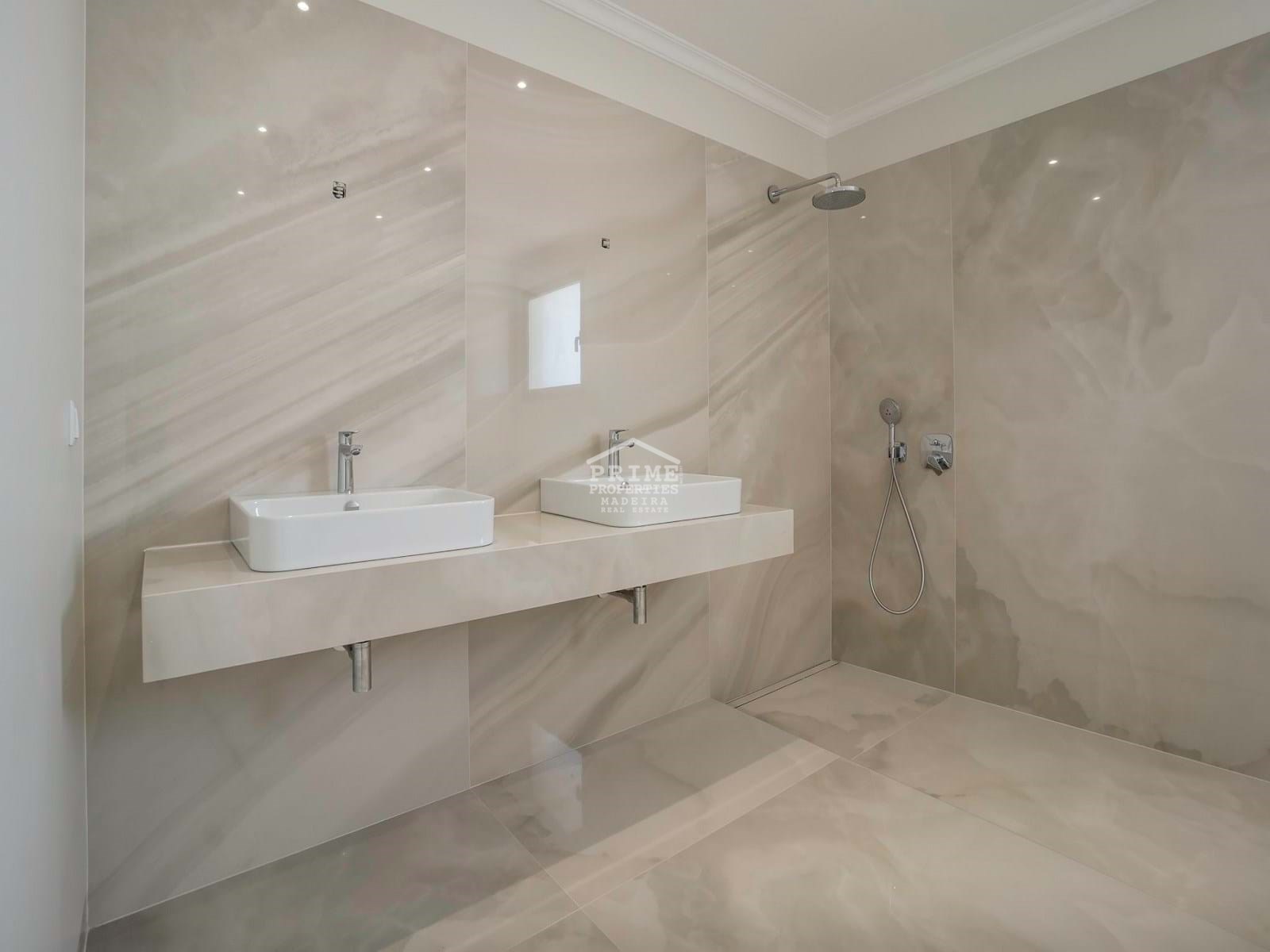 4 Bed, 5 Bath, HouseFor Sale, Funchal, Ilha da Madeira