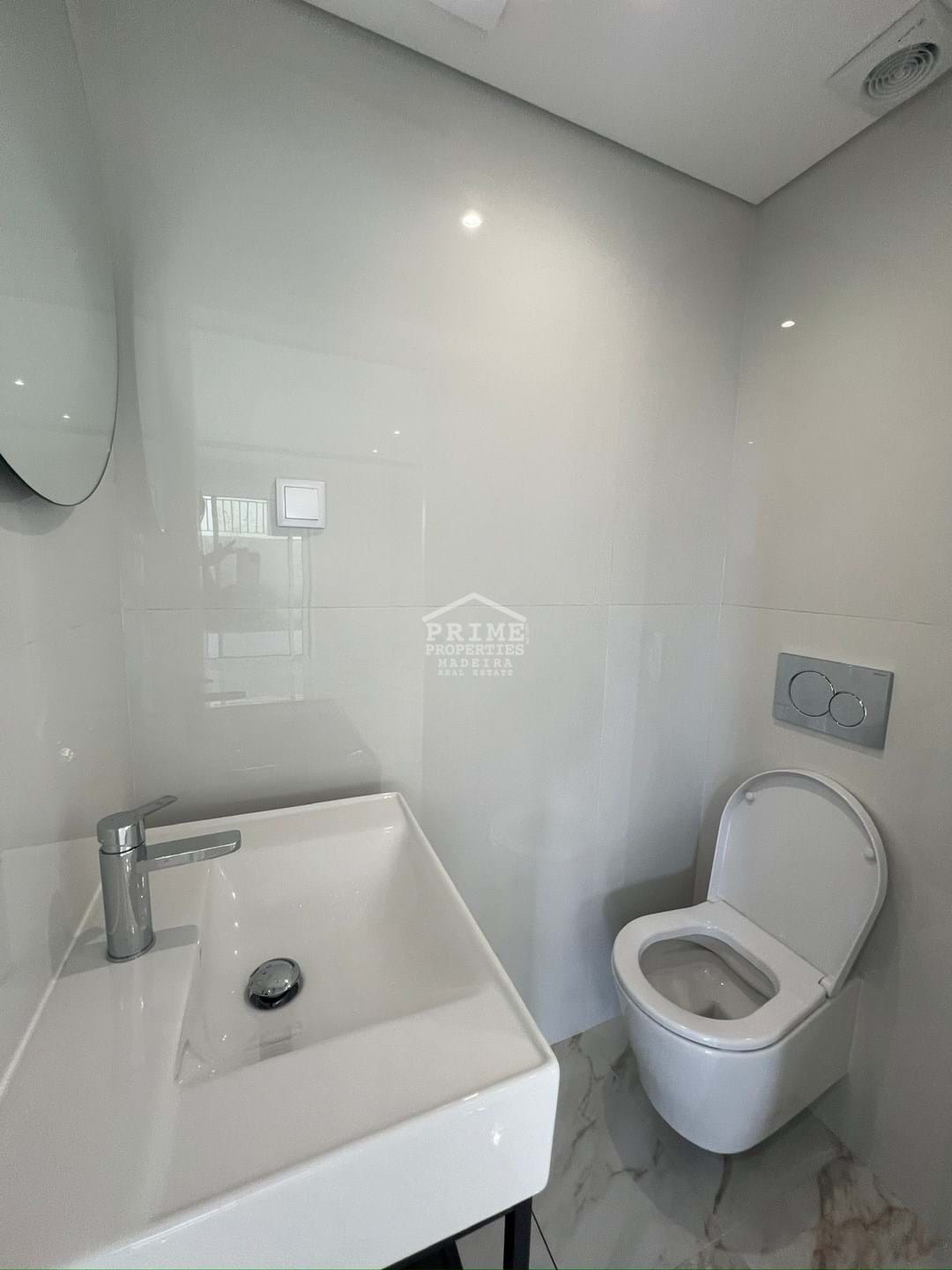 4 Bed, 3 Bath, HouseFor Sale, Funchal, Ilha da Madeira, 9060-011