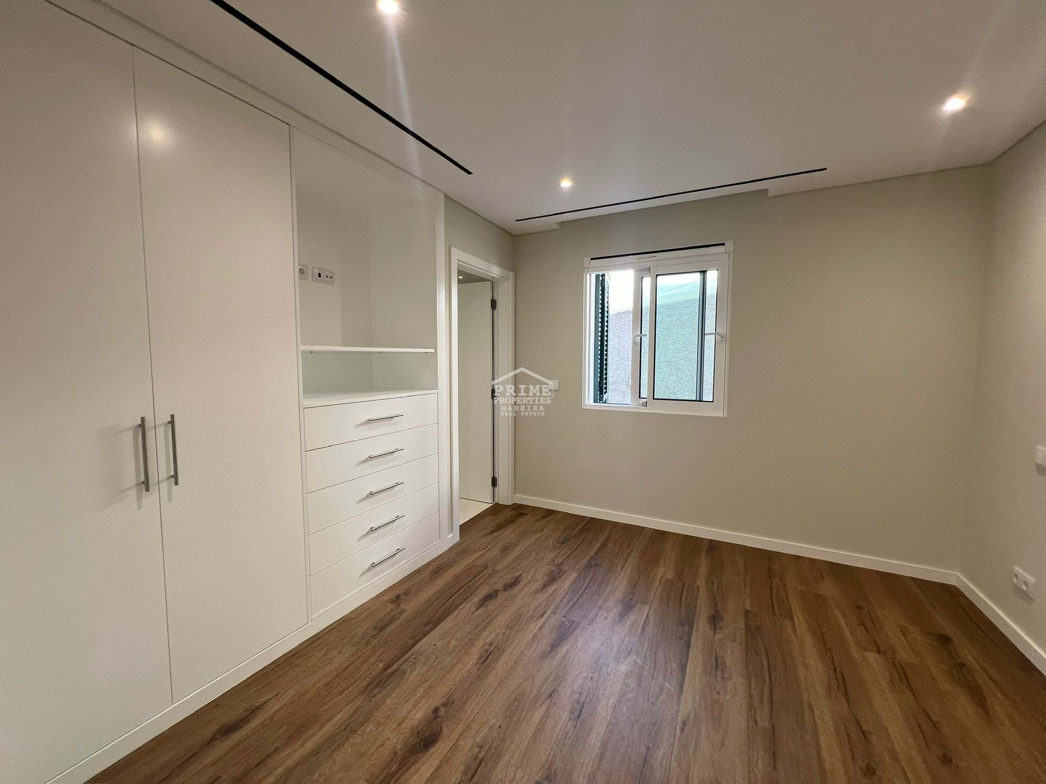 4 Bed, 3 Bath, HouseFor Sale, Funchal, Ilha da Madeira, 9060-011