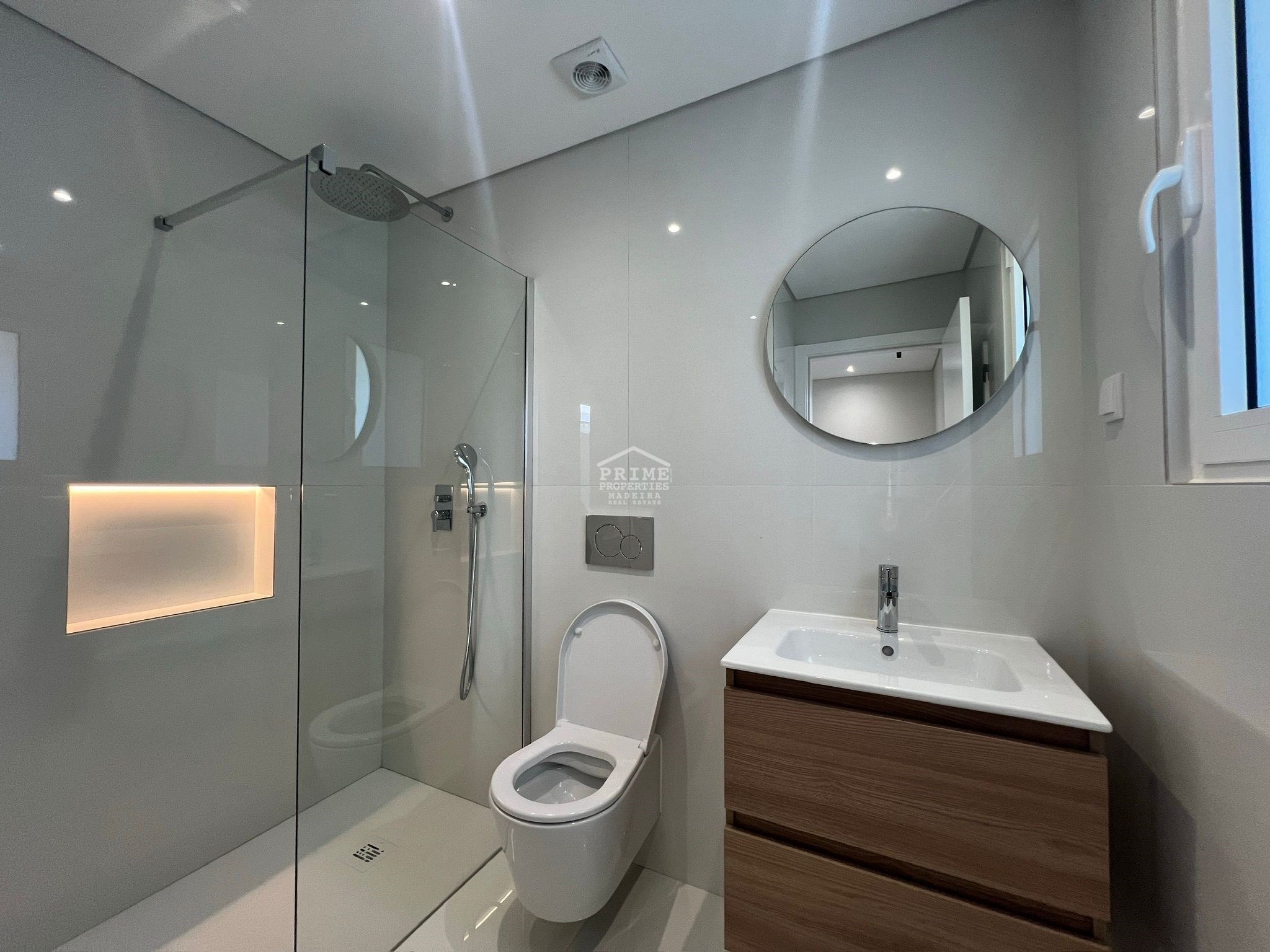 4 Bed, 3 Bath, HouseFor Sale, Funchal, Ilha da Madeira, 9060-011