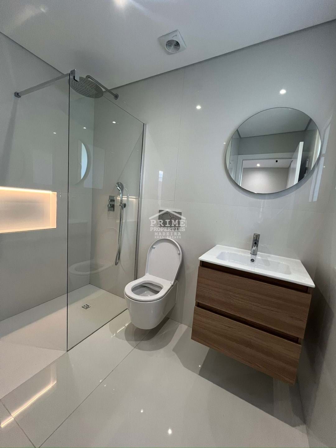 4 Bed, 3 Bath, HouseFor Sale, Funchal, Ilha da Madeira, 9060-011