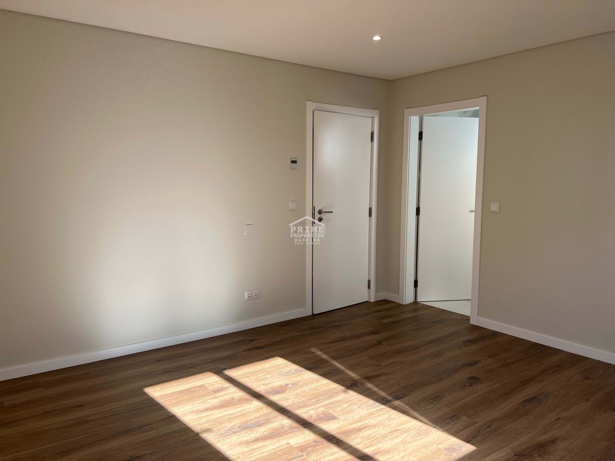 4 Bed, 3 Bath, HouseFor Sale, Funchal, Ilha da Madeira, 9060-011