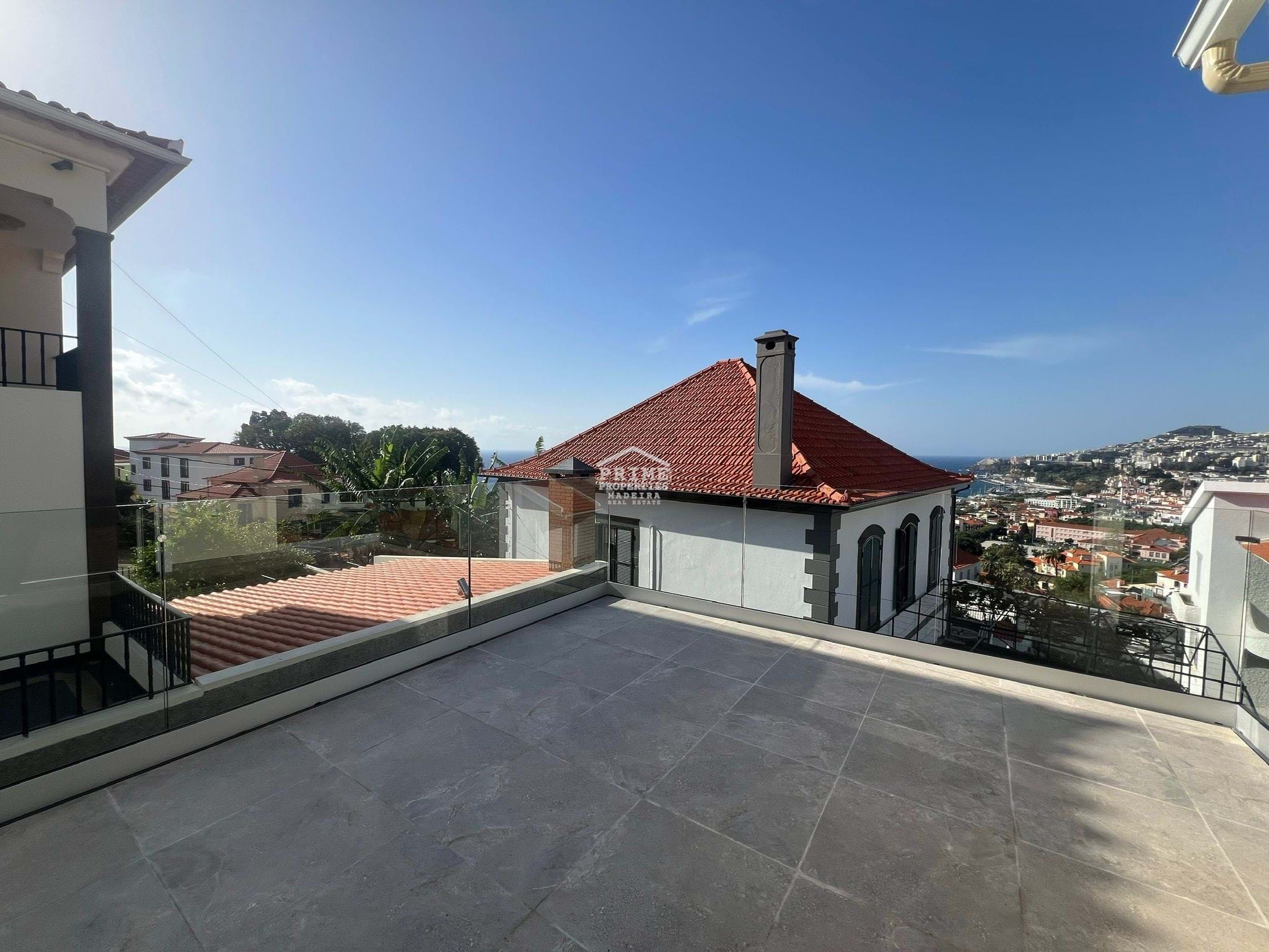 4 Bed, 3 Bath, HouseFor Sale, Funchal, Ilha da Madeira, 9060-011