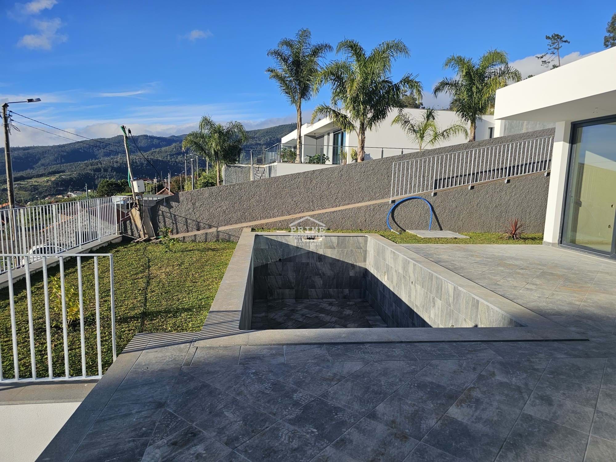 3 Bed, 2 Bath, HouseFor Sale, Calheta, Ilha da Madeira, 9370-079